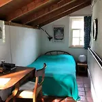 Lovely Cottage By The Seaside